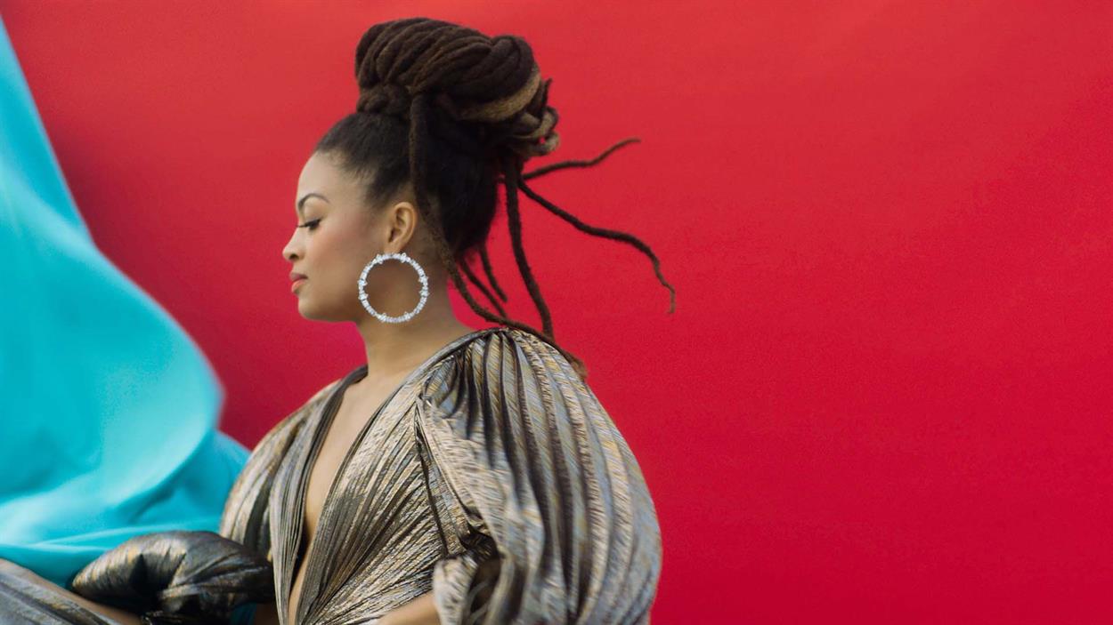 Englert Theatre Valerie June